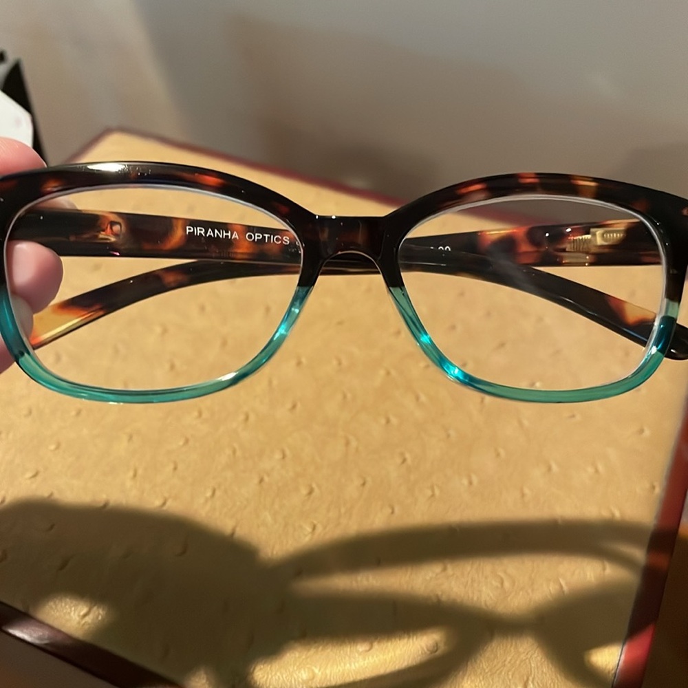 Piranha Optics readers